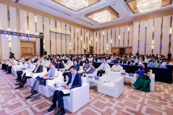 盈通配资 双轮驱动产业跃迁：AI技术重塑纺织价值链，海珠宣言开启新纪元